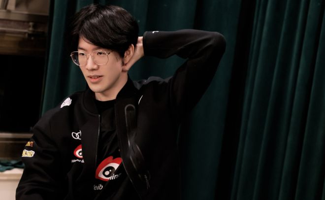 拜仁因后防 拜仁因后防